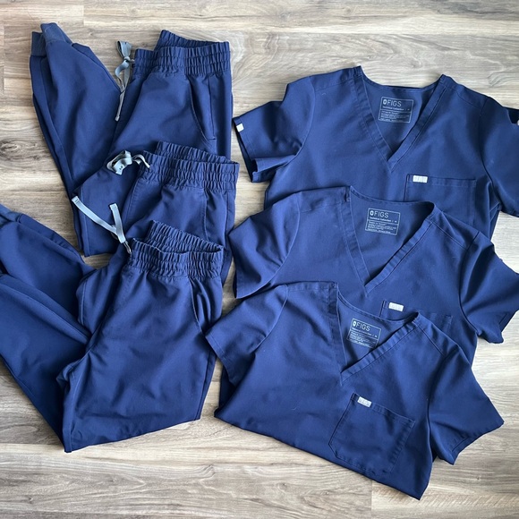 Figs Tops - (3 sets) Navy FIGS medical scrubs Mediums